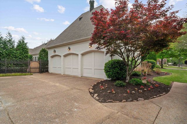 1328 BRIDGEPOINTE DR, Collierville, TN 38017
