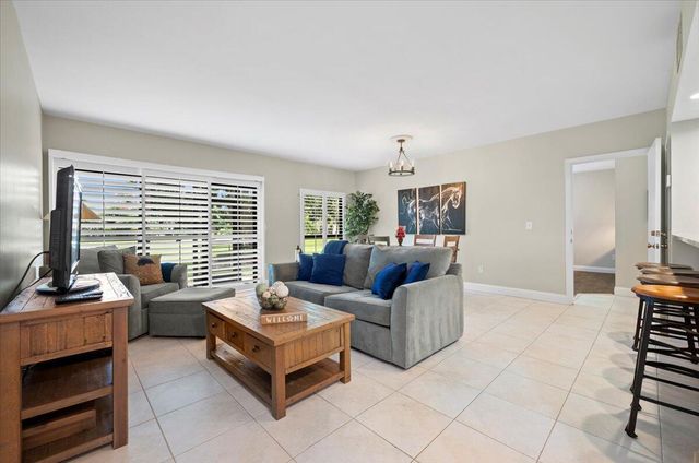13334 Polo Club Road 226, Wellington, FL 33414