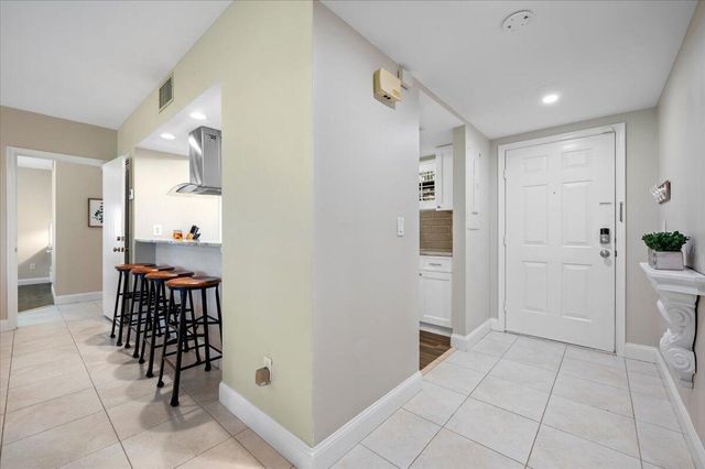 13334 Polo Club Road 226, Wellington, FL 33414