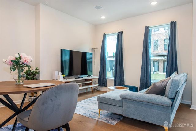 222 Jessie Place, New Brunswick, NJ 08901