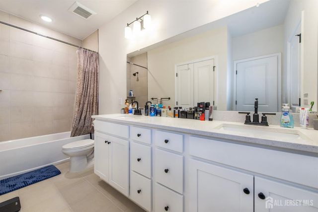 222 Jessie Place, New Brunswick, NJ 08901