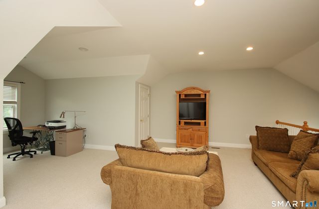107 Meadow Brook Road 107, Oxford, CT 06478