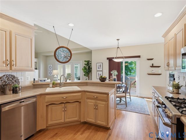 8401 Seaview Dr, Chesterfield, VA 23838