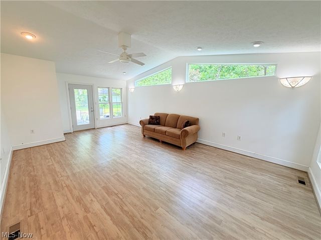8803 Spring Valley Drive, Mentor, OH 44060