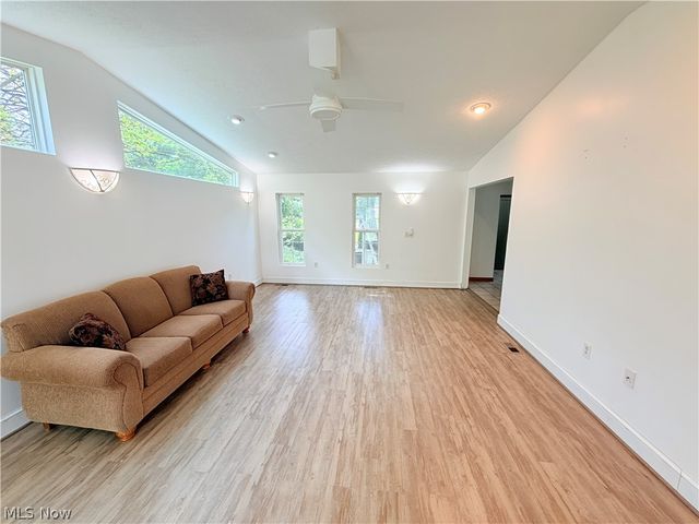 8803 Spring Valley Drive, Mentor, OH 44060