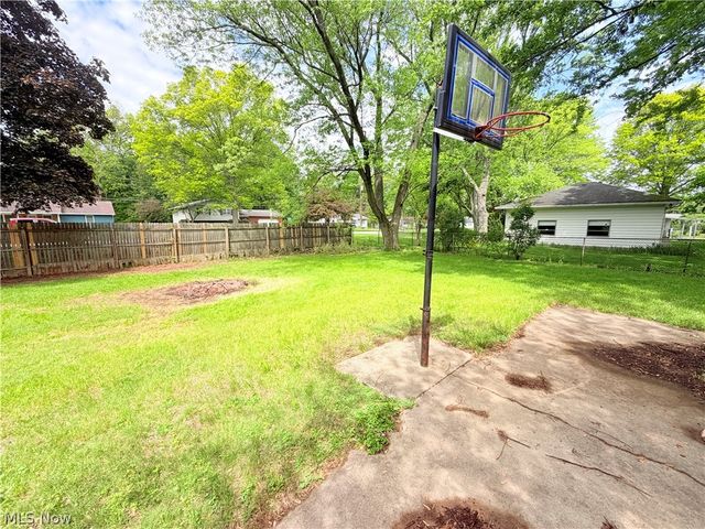 8803 Spring Valley Drive, Mentor, OH 44060