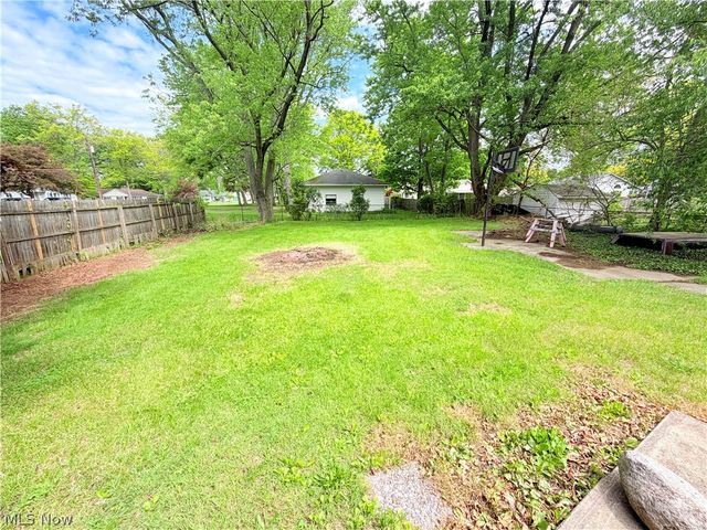 8803 Spring Valley Drive, Mentor, OH 44060