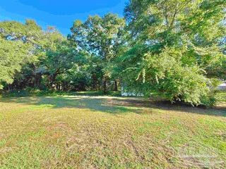 5530 Hamilton Bridge Rd, Milton, FL 32570