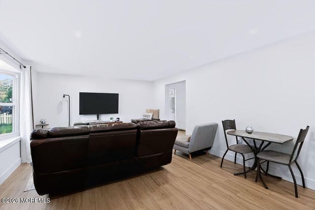 1717 1st Avenue, Toms River, NJ 08757