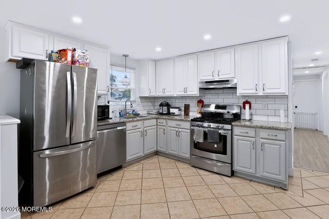 1717 1st Avenue, Toms River, NJ 08757