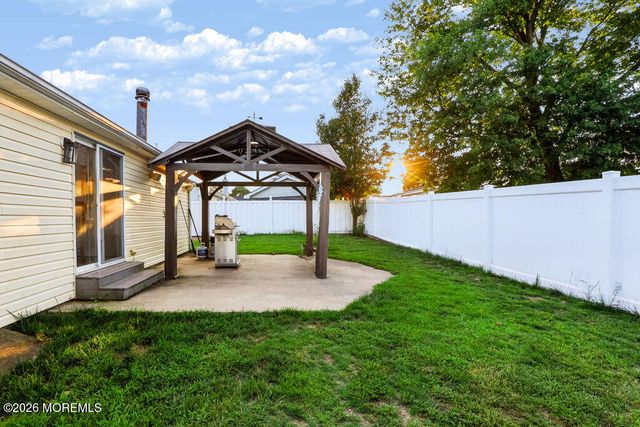 1717 1st Avenue, Toms River, NJ 08757