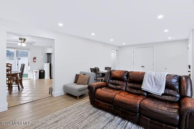 1717 1st Avenue, Toms River, NJ 08757
