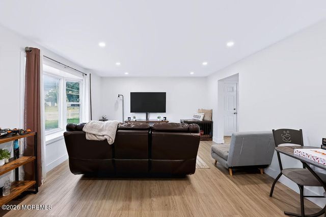 1717 1st Avenue, Toms River, NJ 08757