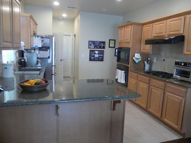 7169 W San Madele Avenue, Fresno, CA 93723