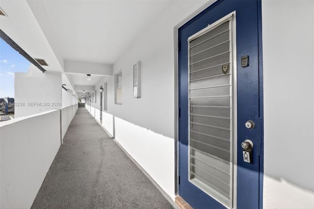 7897 Golf Cir Dr 307, Margate, FL 33063