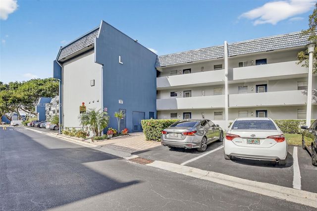 7897 Golf Cir Dr 307, Margate, FL 33063