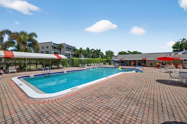 7897 Golf Cir Dr 307, Margate, FL 33063