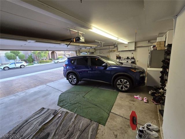 8728 Castle Hill Avenue, Las Vegas, NV 89129