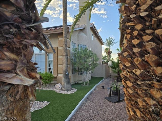8728 Castle Hill Avenue, Las Vegas, NV 89129