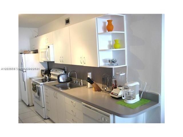 100 Lincoln Rd 437, Miami Beach, FL 33139