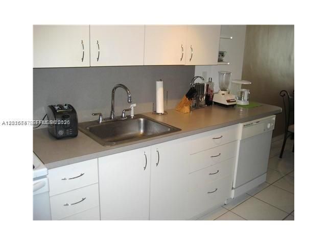 100 Lincoln Rd 437, Miami Beach, FL 33139