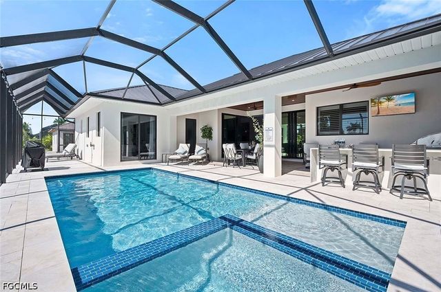 2802 Gleason PKWY, Cape Coral, FL 33914