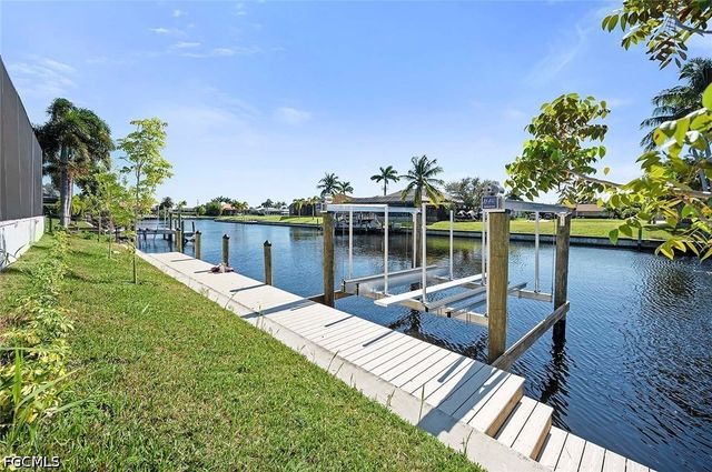 2802 Gleason PKWY, Cape Coral, FL 33914