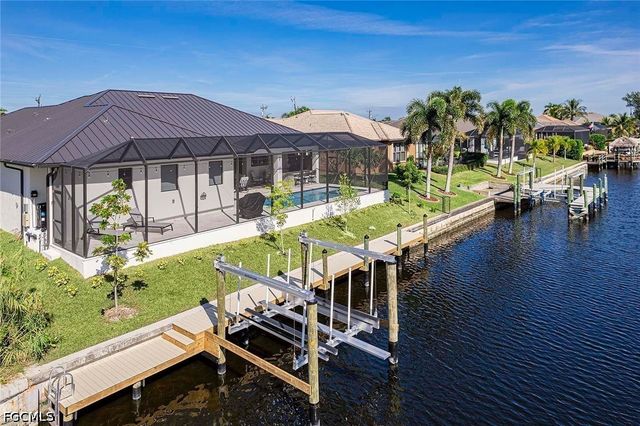 2802 Gleason PKWY, Cape Coral, FL 33914