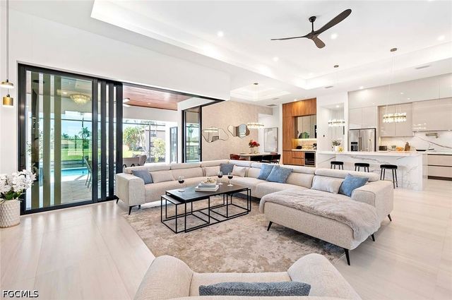 2802 Gleason PKWY, Cape Coral, FL 33914