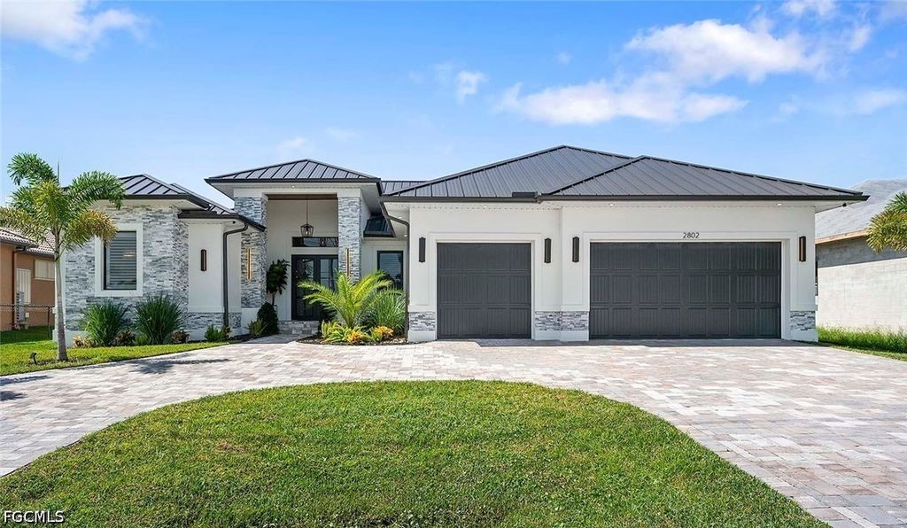 2802 Gleason PKWY, Cape Coral, FL 33914
