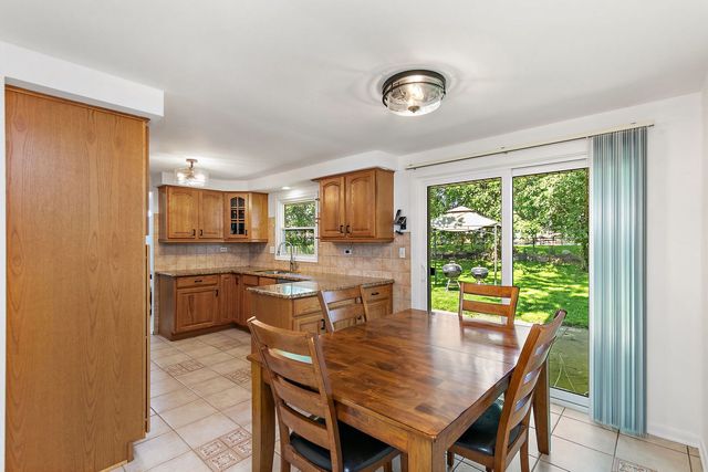 31 S Salem Drive, Schaumburg, IL 60193