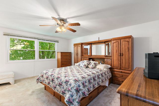 31 S Salem Drive, Schaumburg, IL 60193