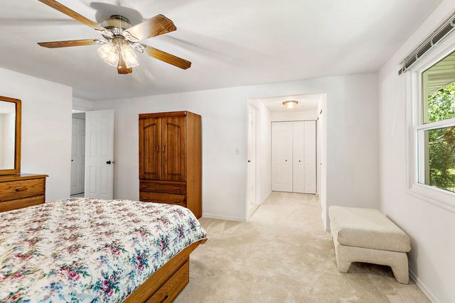 31 S Salem Drive, Schaumburg, IL 60193