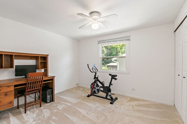 31 S Salem Drive, Schaumburg, IL 60193