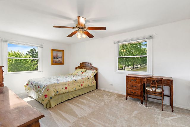 31 S Salem Drive, Schaumburg, IL 60193