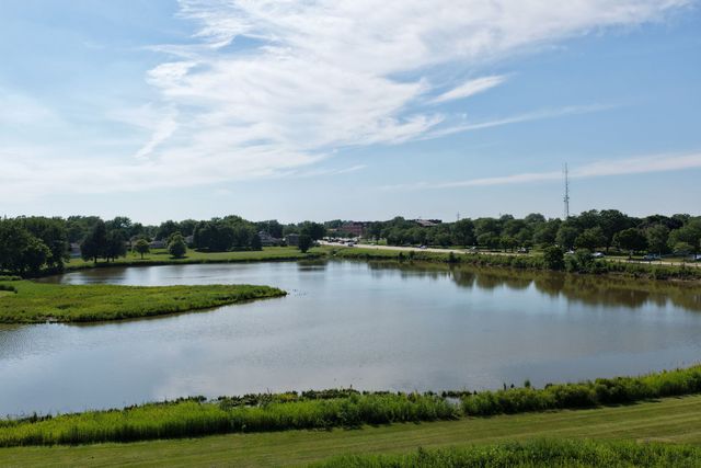 31 S Salem Drive, Schaumburg, IL 60193
