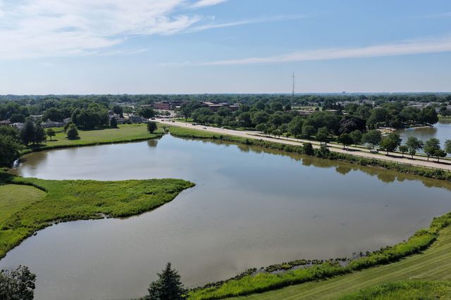 31 S Salem Drive, Schaumburg, IL 60193