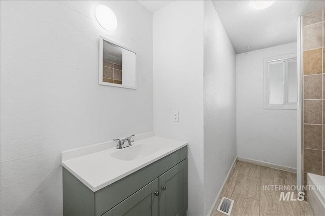 4151 N Patton Ave, Boise, ID 83704