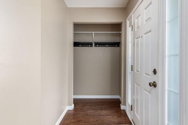 300 Pagodatree Drive, Blacklick, OH 43004