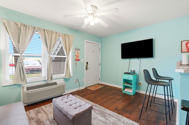 804 12th Ave S Apt 104, North Myrtle Beach, SC 29582
