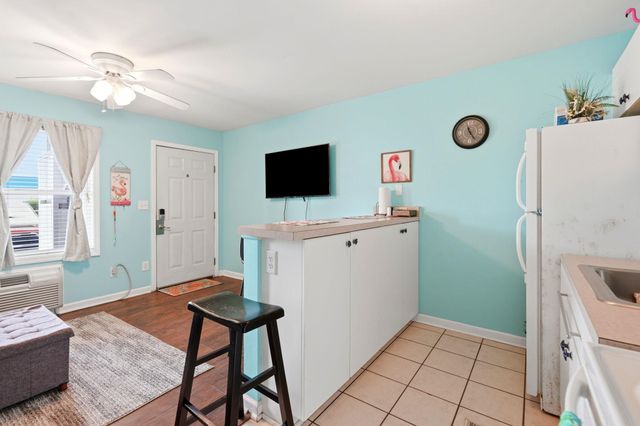 804 12th Ave S Apt 104, North Myrtle Beach, SC 29582