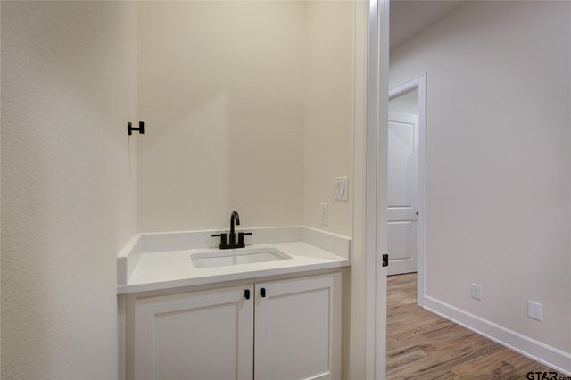 543 Private Road 6305, Mineola, TX 75773