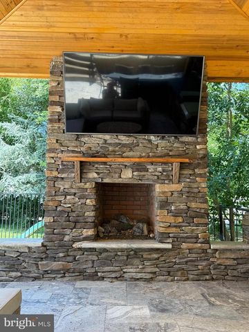 694 LINDSEY WAY, Horsham, PA 19044