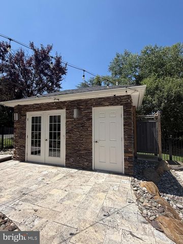 694 LINDSEY WAY, Horsham, PA 19044