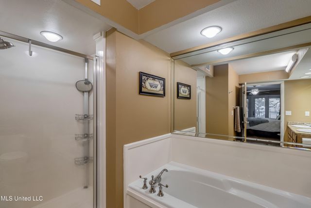 2046 Beach Boulevard, 328, Biloxi, MS 39531