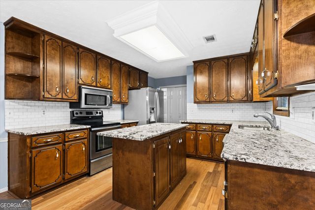842 Twin Oaks Drive, Monroe, GA 30655