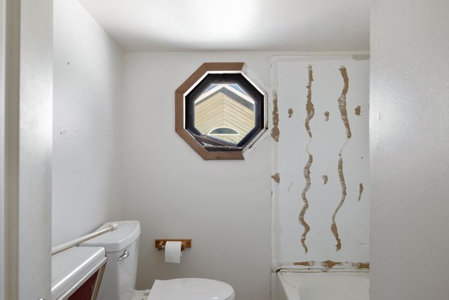 512 Hill Street, La Porte, IN 46350