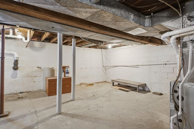 512 Hill Street, La Porte, IN 46350