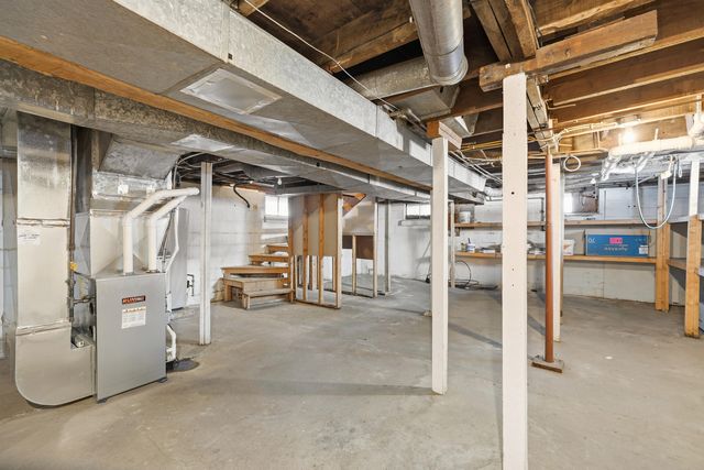 512 Hill Street, La Porte, IN 46350