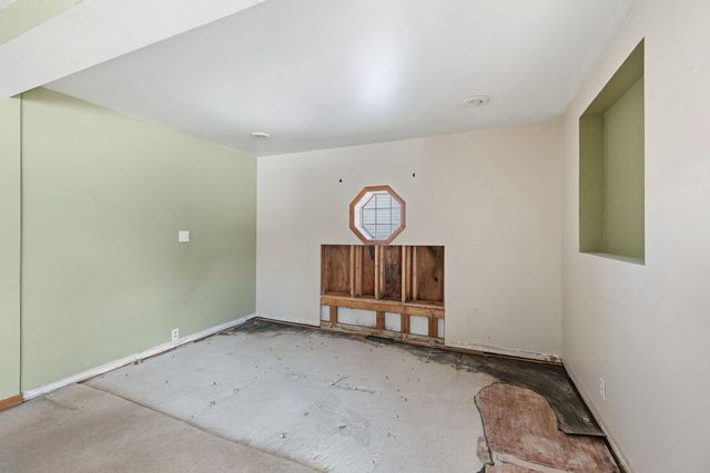 512 Hill Street, La Porte, IN 46350